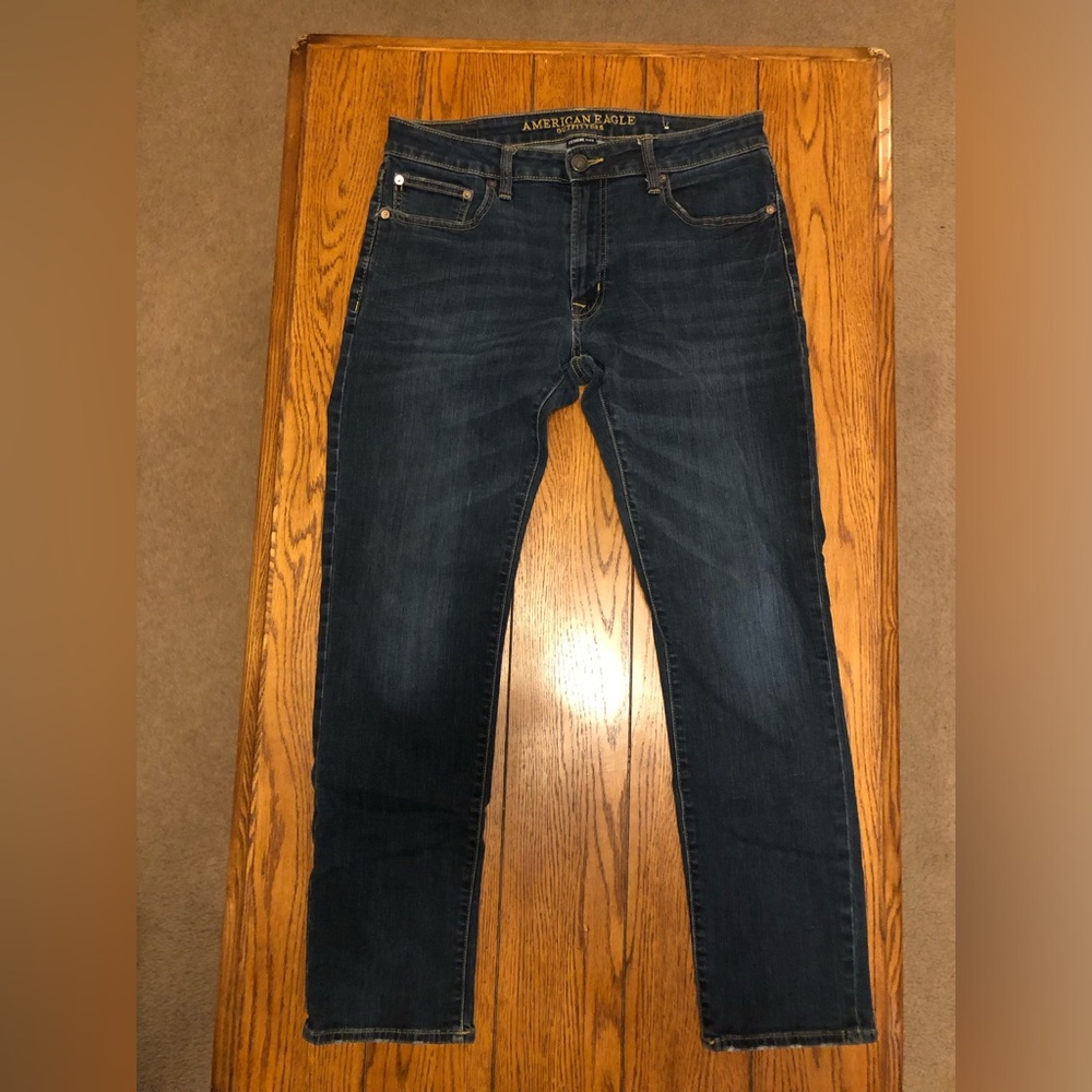 American Eagle men’s jeans